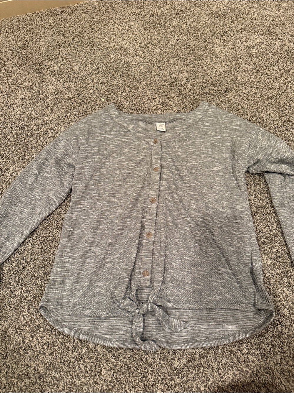 Arizona Jean Company Heather Gray Button-Front Tie Hem Top